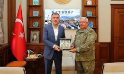 Bayburt Garnizon Komutanlığında görev değişimi