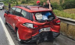 İki araç çarpıştı: 4 yaralı