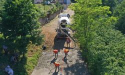 Kırsal mahallelerde beton yol çalışmaları