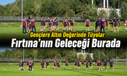 Trabzonspor Kampında Dikkat Çeken Görüntü: Efsane İsim Gençlerle Özel İlgilendi