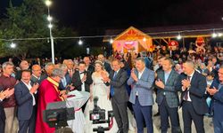 Torul’daki Düğünde Duygu Dolu Anlar! Başkan Evren Evrim Özdemir Bu Kez Kendi Kızının Nikahını Kıydı