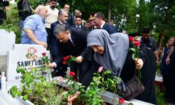 Vali Tahir Şahin 15 Temmuz Şehidi Samet Uslu’nun Kabrini Ziyaret Etti