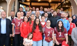 Yavuz Ağıralioğlu’ndan Bordo Mavi 61 Spor’a Ziyaret