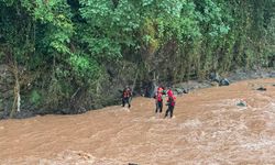 Giresun'da sel sularına kapıldığı değerlendirilen 2 kişi için arama çalışması devam ediyor