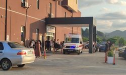 Devrilen traktörün altında kalan sürücü öldü