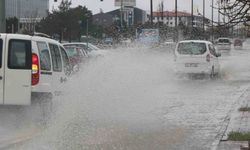 Sağanak Sonrası Toprak Kayması: Şehirler Arası Bu Yol Kapandı!