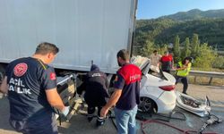 Tokat’ta TIR’a Arkadan Çarpan Otomobilde Korkunç Son: Hastaneden Acı Haber Geldi
