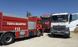 Tosya’da Tır Yangınına Beton Mikseriyle Müdahale