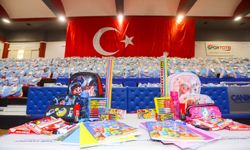 Canik’te Birinci Sınıfa Başlayan Öğrencilere Sürpriz Hediye