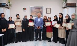 Hafızlık eğitimini tamamlayan öğrencilere belgeleri verildi