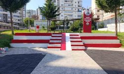 Parklara kırmızı-beyaz dokunuş