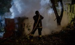 Rus ordusu Ukrayna'da 9 katlı apartmanı vurdu: 2 ölü