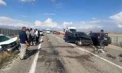 Bayburt-Demirözü Kara Yolunda 3 Araç Çarpıştı: 9 Kişi Yaralandı
