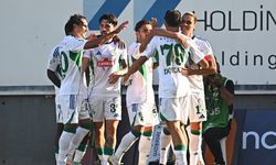 Çaykur Rizespor 10 Kişiyle Eyüpspor'u Devirdi: İstanbul'da Kritik Zafer