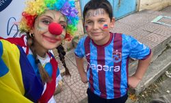 Trabzon'da Köy Okulunda Duygulandıran Buluşma! 75 Çocuğun Yüzü Güldü