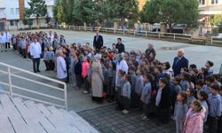 Of’ta Bayrak Töreninde Sevgi ve Vatan Sevgisi Vurgusu