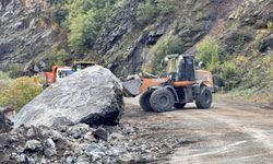 Artvin'de Heyelanla Kapanan Yol Yeniden Ulaşıma Açıldı!