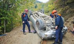 Artvin’de Kamyonet Devrildi: 2 Kişi Yaralandı