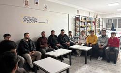 Bayburt'ta gençler Aliya İzzetbegoviç'i andı