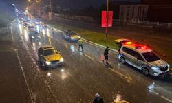 Erzincan'da sağanak yağış kazayı beraberinde getirdi: 5 araç çarpıştı