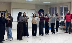 Gençlik Merkezinde okçuluk eğitimleri sürüyor