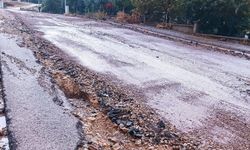 Gölbaşı'nda sel suları karayolunda hasara neden oldu