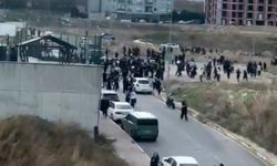 Lisede öğrenciler arasında henüz belirlenemeyen bir nedenle kavga çıktı. Olay yerine polis ve sağlık ekipleri sevk edildi.
