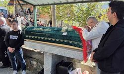 Okulda bıçaklı saldırıda hayatını kaybeden Eslem Sare, Bartın'da toprağa verildi