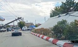 Şiddetli rüzgar çatıyı uçurdu