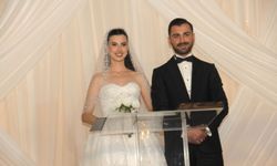 Trabzon'da Siyaset ve İş Dünyası Bu Düğünde Buluştu: Nikâhı Ahmet Metin Genç Kıydı!