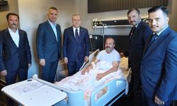 Sadir Durmaz’dan acil anjiyoya alınan Başkan Tanış’a hastanede ziyaret