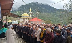 Şükran Tosun Maçka’da son yolculuğuna uğurlandı