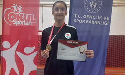 Trabzon'da 7. Sınıf Öğrencisi Mehlika Tabak'tan Büyük Başarı: Rakiplerini Geride Bıraktı!
