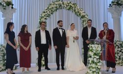 Kanberoğlu Turizm Sahibi Aydın Kanber'in En Mutlu Günü! Tek Kızını Gelin Etti