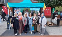 İYİ Parti'den Trabzon'da Miting Hazırlığı! Bayrak Dağıtıldı