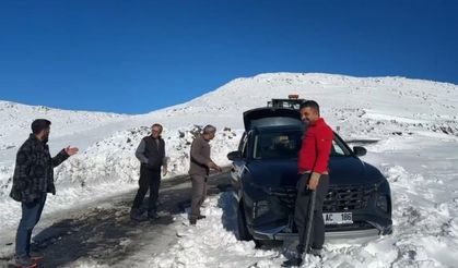 Artvin’de Kar Yağışı Ulaşımı Felç Etti: Sürücüler Zor Anlar Yaşadı