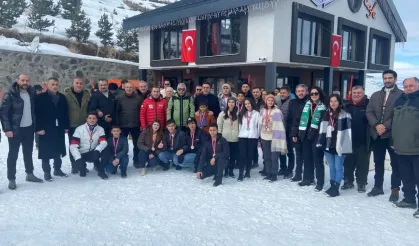Palandöken’de Artvin Rüzgarı Esti: Geleneksel Kızak Türkiye Şampiyonası'nda Tarih Yazdılar