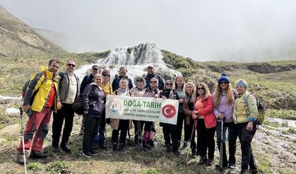 Hamsiköy Traverten Şelaleleri Büyülüyor: Doğa Yürüyüşçülerinden Tam Not