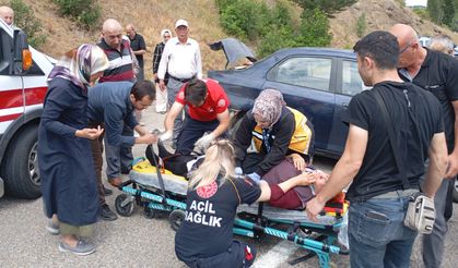 Virajı Alamayan Otomobil Yamaca Çarptı!