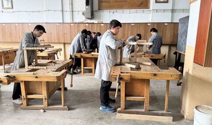 Meslek lisesi öğrencilerinin el emeği ürünleri döner sermayeye kazandırılacak