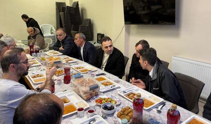 Vezirköprü'de mahalle sakinleri ramazan boyunca aynı sofrada buluşuyor