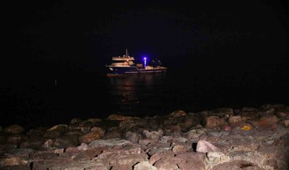 Balıkçı Motoru Karaya Oturdu! Sahil Güvenlik Devrede