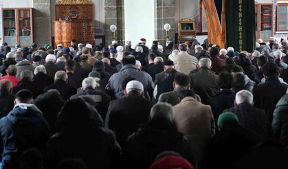 Samsun'da 'çifte bayram' coşkusu: Vatandaşlar camilere akın etti