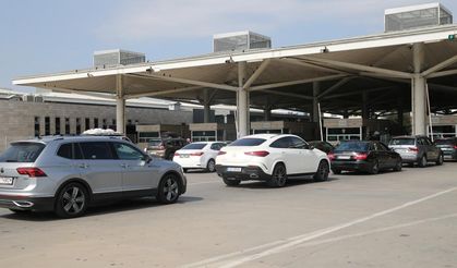 Bayram tatilinde gümrük kapılarında yoğunluk