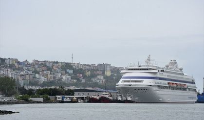 'Astoria Grande' kruvaziyeri 1006 yolcusuyla Samsun'a geldi