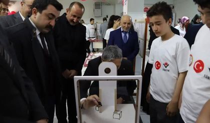 Bayburt Ortaokulu öğrencilerinden bilim fuarı