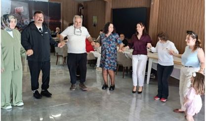 Antalya’daki Trabzonlular Anneler Günü’nde Kemençe Ve Horonla Buluştu
