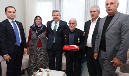 Artvin Valisi Ergün, Yusufeli'nde şehit aileleri ve Kıbrıs gazisini ziyaret etti