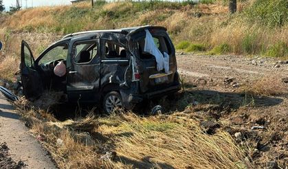 Takla atan hafif ticari araçtaki 5 kişi yaralandı