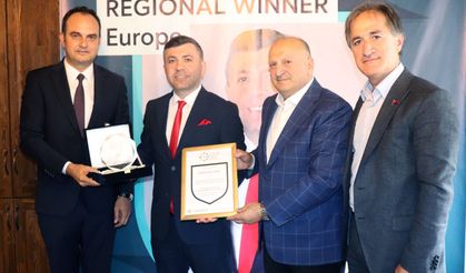 Cambridge'den Ordulu Öğretmene Büyük Onur. Ödülünü memleketinde aldı